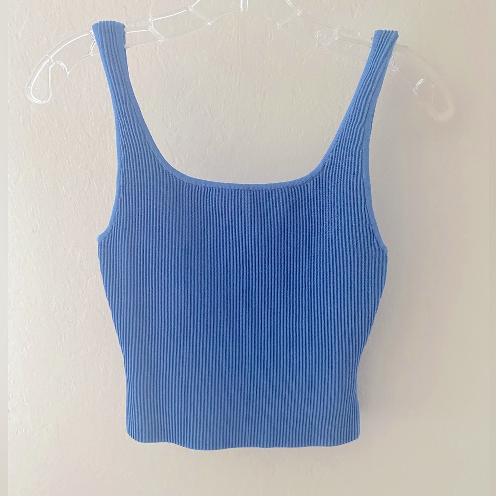 BABATON from ARITZIA Brand new with out Tags small cropped tank top